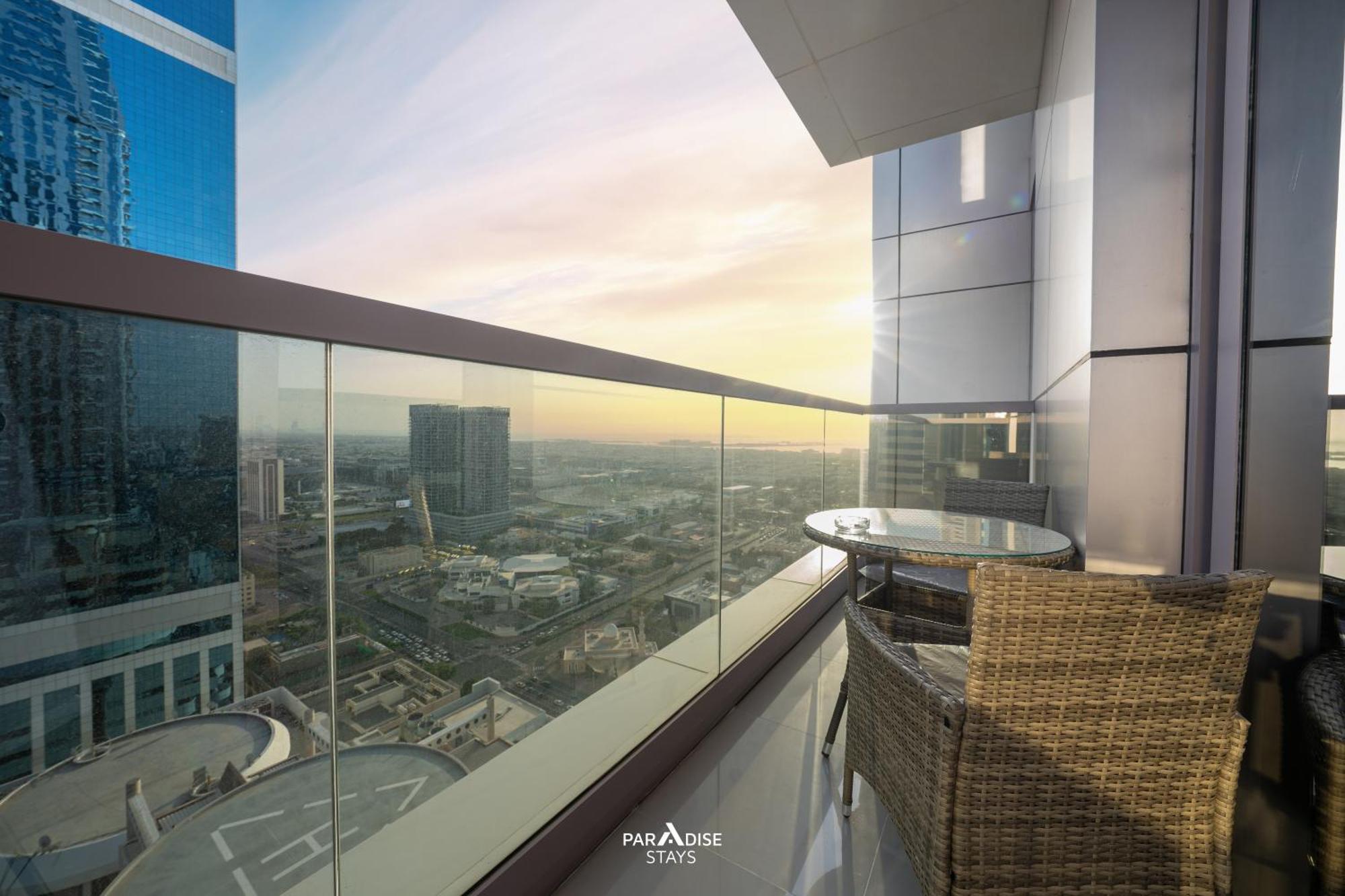 Burj Khalifa & Downtown Views - Prime Location *