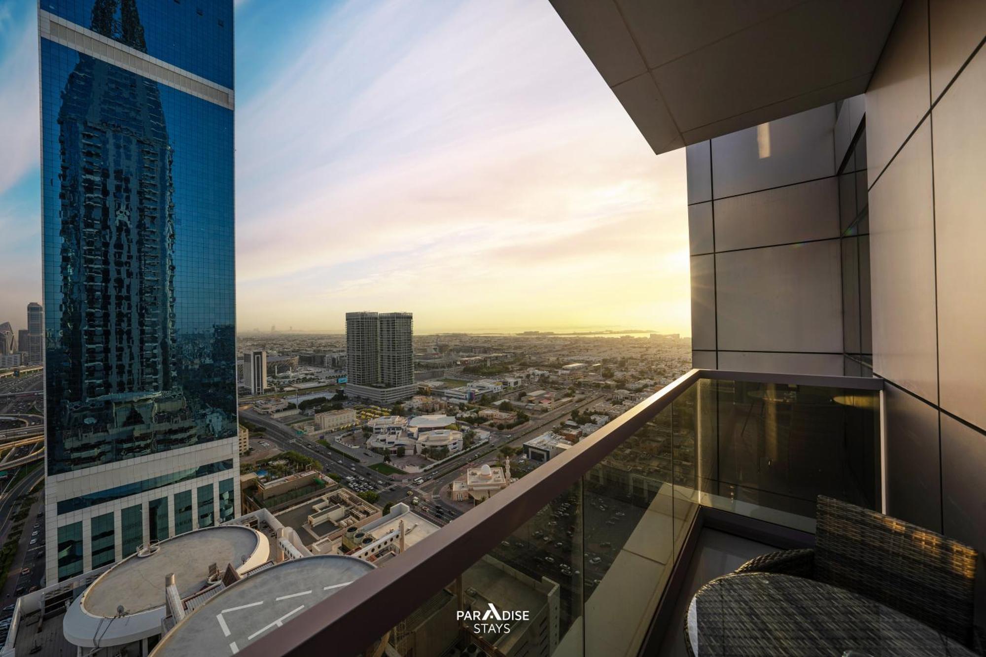 Burj Khalifa & Downtown Views - Prime Location Apartment