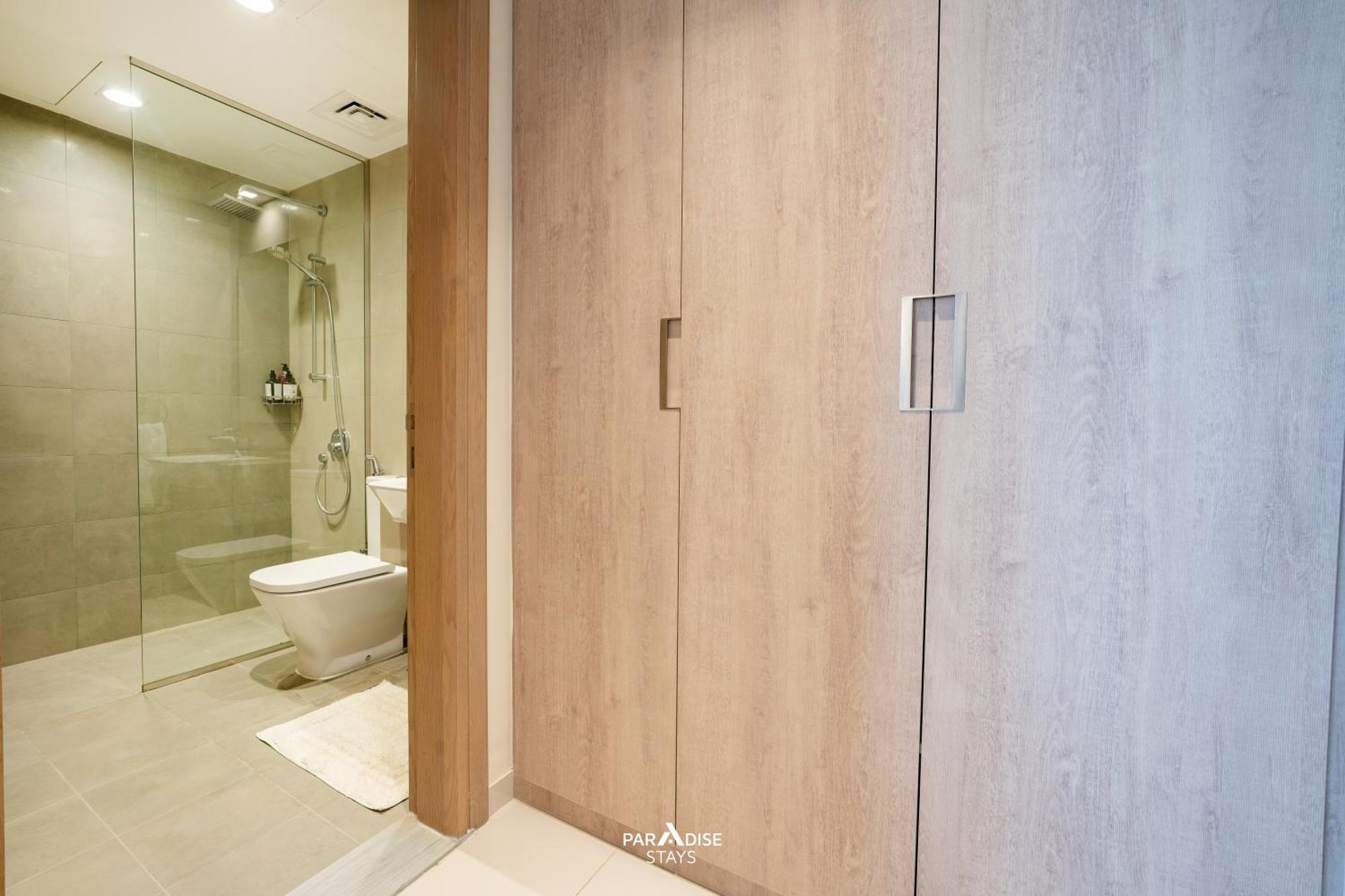 Burj Khalifa & Downtown Views - Prime Location Apartment *
